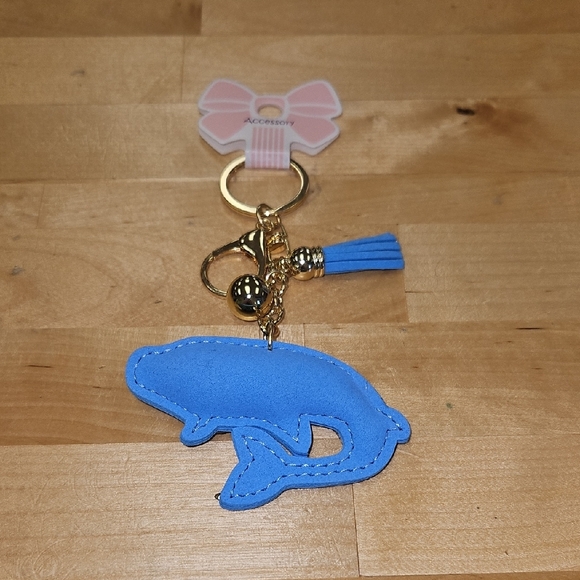 Blue Whale Rhinestone Keychain - Picture 6 of 6